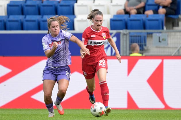 Reena Wichmann (VfB Stuttgart 1893 Frauen, 28) am mit Ball im Zweikampf mit Laia Martret Jimenez (TSG 1899 Hoffenheim Frauen, 21) GER, TSG 1899 Hoffenheim vs. VFB Stuttgart , Google Pixel Frauen-Bundesliga, 1.Spieltag, Saison 2026 2027, 23.08.2026 DFB DFL regulations prohibit any use of photographs as image sequences and or quasi-video GER, TSG 1899 Hoffenheim vs. VFB Stuttgart , Google Pixel Frauen-Bundesliga, 1.Spieltag, Saison 2026 2027, 23.08.2026 Sinsheim *** Reena Wichmann, VfB Stuttgart 1893 Women, 28, with the ball in a tackle against Laia Martret Jimenez, TSG 1899 Hoffenheim Women, 21, GER, TSG 1899 Hoffenheim vs. VfB Stuttgart, Google Pixel Women s Bundesliga, Matchday 1, 2026–2027 season, August 23, 2026. DFB and DFL regulations prohibit any use of photographs as image sequences and or quasi-video. GER, TSG 1899 Hoffenheim vs. VfB Stuttgart, Google Pixel Women’s Bundesliga, Matchday 1, 2026–2027 season, August 23, 2026, Sinsheim Copyright: xEibner-Pressefotox EP_TBR