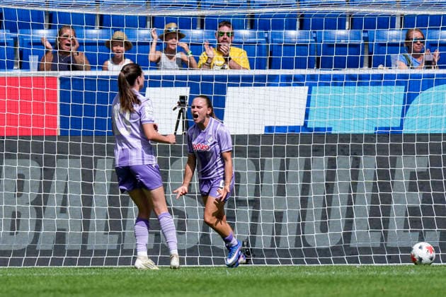 v.li.: Chiara Hahn (TSG, 23), Torschützin Marie Steiner (TSG, 9), Spielerinnen der TSG 1899 Hoffenheim, jubeln über das Tor zum 1:0, Jubel, Torjubel, Torerfolg, celebrate the goal, goal, celebration, jubelt ueber das Tor, Freuen, Freude, freut sich, optimistisch, positiv, Spielszene, Highlight, Action, Aktion, 23.08.2026, Sinsheim (Deutschland), Fussball, Google Pixel Frauen-Bundesliga, TSG 1899 Hoffenheim - VfB Stuttgart, DFB DFL REGULATIONS PROHIBIT ANY USE OF PHOTOGRAPHS AS IMAGE SEQUENCES AND OR QUASI-VIDEO. *** From left: Chiara Hahn (TSG), 23; goal scorer Marie Steiner (TSG), 9; players from TSG 1899 Hoffenheim celebrating the 1-0 goal, Celebration, goal celebration, scoring a goal, celebrate the goal, goal, celebration, celebrating the goal, rejoicing, joy, happy, optimistic, positive, game scene, highlight, action, August 23, 2026, Sinsheim, Germany, soccer, Google Pixel Women’s Bundesliga, TSG 1899 Hoffenheim vs. VfB Stuttgart, DFB and DFL regulations prohibit any use of photographs as image sequences and or quasi-video xozx