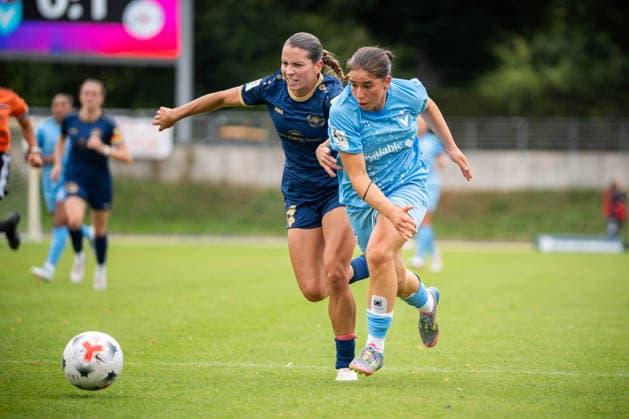 2. Frauen-Bundesliga: FC Viktoria Berlin vs. SG 99 Andernach; Berlin, 23.08.2026 Fußball, 2. Frauen Bundesliga: Senanur YAVUZ (Viktoria Berlin 30) im Zweikampf mit Mia-Marie Liz TROMBIN (SG 99 Andernach 14) während des 2. Frauen Bundesliga-Spiels gegen SG 99 Andernach am Spieltag 3 zwischen dem FC Viktoria Berlin und SG 99 Andernach am 23. August 2026 im Stadion Lichterfelde, Berlin (Deutschland) DFL REGULATIONS PROHIBIT ANY USE OF PHOTOGRAPHS AS IMAGE SEQUENCES AND OR QUASI-VIDEO. *** Women s Bundesliga 2: FC Viktoria Berlin vs. SG 99 Andernach Berlin, August 23, 2026, Soccer, Women s Bundesliga 2: Senanur YAVUZ of Viktoria Berlin (No. 30) in a tackle with Mia Marie Liz TROMBIN of SG 99 Andernach (No. 14) during the Women s Bundesliga 2 match against SG 99 Andernach on Matchday 3 between FC Viktoria Berlin and SG 99 Andernach on August 23, 2026, at Lichterfelde Stadium, Berlin, Germany. DFL regulations prohibit any use of photographs as image sequences and or quasi-video. Copyright: xBEAUTIFULxSPORTS Kuehnx