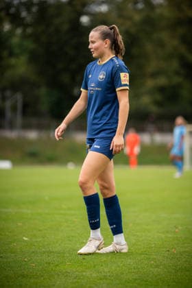 2. Frauen-Bundesliga: FC Viktoria Berlin vs. SG 99 Andernach; Berlin, 23.08.2026 Fußball, 2. Frauen Bundesliga: Malou MUELLER (SG 99 Andernach 27) während des 2. Frauen Bundesliga-Spiels gegen FC Viktoria Berlin am Spieltag 3 zwischen dem FC Viktoria Berlin und SG 99 Andernach am 23. August 2026 im Stadion Lichterfelde, Berlin (Deutschland) DFL REGULATIONS PROHIBIT ANY USE OF PHOTOGRAPHS AS IMAGE SEQUENCES AND OR QUASI-VIDEO. *** Women s Bundesliga 2: FC Viktoria Berlin vs. SG 99 Andernach Berlin, August 23, 2026, Soccer, Women s Bundesliga 2: Malou MUELLER of SG 99 Andernach, number 27, during the Women s Bundesliga 2 match against FC Viktoria Berlin on Matchday 3 between FC Viktoria Berlin and SG 99 Andernach on August 23, 2026, at Lichterfelde Stadium, Berlin, Germany. DFL regulations prohibit any use of photographs as image sequences and or quasi-video. Copyright: xBEAUTIFULxSPORTS Kuehnx