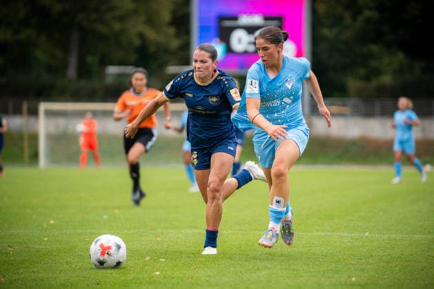 2. Frauen-Bundesliga: FC Viktoria Berlin vs. SG 99 Andernach; Berlin, 23.08.2026 Fußball, 2. Frauen Bundesliga: Senanur YAVUZ (Viktoria Berlin 30) im Zweikampf mit Mia-Marie Liz TROMBIN (SG 99 Andernach 14) während des 2. Frauen Bundesliga-Spiels gegen SG 99 Andernach am Spieltag 3 zwischen dem FC Viktoria Berlin und SG 99 Andernach am 23. August 2026 im Stadion Lichterfelde, Berlin (Deutschland) DFL REGULATIONS PROHIBIT ANY USE OF PHOTOGRAPHS AS IMAGE SEQUENCES AND OR QUASI-VIDEO. *** Women s Bundesliga 2: FC Viktoria Berlin vs. SG 99 Andernach Berlin, August 23, 2026, Soccer, Women s Bundesliga 2: Senanur YAVUZ of Viktoria Berlin (No. 30) in a tackle with Mia Marie Liz TROMBIN of SG 99 Andernach (No. 14) during the Women s Bundesliga 2 match against SG 99 Andernach on Matchday 3 between FC Viktoria Berlin and SG 99 Andernach on August 23, 2026, at Lichterfelde Stadium, Berlin, Germany. DFL regulations prohibit any use of photographs as image sequences and or quasi-video. Copyright: xBEAUTIFULxSPORTS Kuehnx