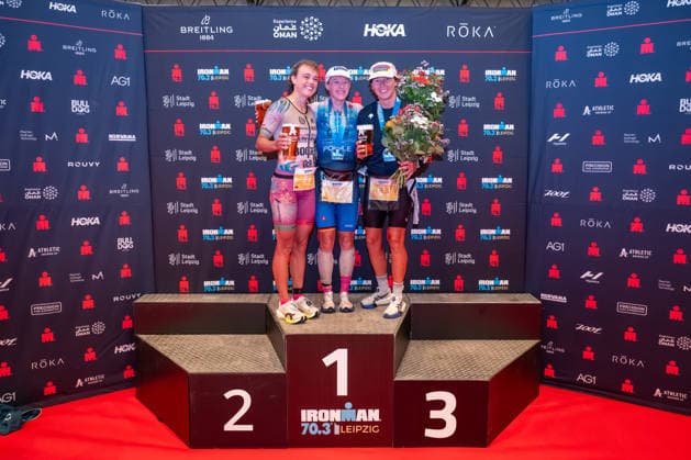 Leipzig - Triathlon-Premiere in Leipzig: Willy Hirsch und Caroline Pohle gewinnen Ironman 70.3, Leipziger Geschwister auf Platz 2 (Teil 2) 23.08.2026 ab 8 Uhr¨Stadtgebiet Leipzig und Umland ¨Fotograf: EHL Media Erik-Holm Langhof Im Foto: Bianca Bogen, Zweiter Platz, Caroline Pohle, Erster Platz und Brooke Gillies, Dritter Platz Am Sonntagmorgen startete am Cospudener See erstmals ein Ironman 70.3 in Leipzig. Sportamtsleiterin Katja Büchel gab um 8 Uhr den Startschuss für die männlichen Profis, fünf Minuten später folgten die Profi-Frauen sowie weitere Minuten später Hunderte Amateur-Sportler. Insgesamt nahmen rund 2.500 Triathleten an der Veranstaltung teil. Vor ihnen lagen 1,9 Kilometer Schwimmen, 90 Kilometer Radfahren durch das Leipziger Neuseenland sowie ein abschließender Halbmarathon insgesamt rund 113 Kilometer. Schlussendlich setzte sich bei den Männern Wilhelm Willy Hirsch durch und gewann die Leipziger Premiere. Der Leipziger Triathlet Rico Bogen belegte den zweiten Platz, der Franzose Pierre Dupuy kam auf Platz drei. Das Rennen der Frauen entschied Caroline Pohle für sich. Bogens Schwester Bianca Bogen erreichte ebenfalls Platz zwei. Auf den dritten Podestplatz bei den Frauen kam Brooke Gillies aus Großbritannien. Leipzig Sachsen Deutschland *** Leipzig Triathlon Debut in Leipzig: Willy Hirsch and Caroline Pohle Win the Ironman 70.3, Leipzig Siblings Take Second Place Part 2 August 23, 2026, starting at 8 a.m. Leipzig City Area and Surrounding Region Photographer: EHL Media Erik Holm Langhof Pictured: Bianca Bogen, second place, Caroline Pohle, first place, and Brooke Gillies, third place. On Sunday morning, the first-ever Ironman 70.3 in Leipzig kicked off at Lake Cospuden. Katja Büchel, head of the sports department, gave the starting signal for the male pros at 8 a.m., followed five minutes later by the professional women and, a few minutes after that, by hundreds of amateur athletes. A total of around 2,500 triathletes participated in the event. Ahead of them lay a 1.9-kilometer swim, a 90-kilometer bike ride through Leipzig’s Neuseenland region, and a concluding half-marathon—a total of about 113 kilometers. In the end, Wilhelm Willy Hirsch prevailed in the men’s race and won the Leipzig premiere. Leipzig triathlete Rico Bogen took second place, while France’s Pierre Dupuy came in third. Caroline Pohle won the women’s race. Bogen’s sister, Bianca Bogen, also finished second. Brooke Gillies from Great Britain took the third spot on the women’s podium. Leipzig, Saxony, Germany Copyright: xEHLxMedia Erik-HolmxLanghofx 20260823_ironman-leipzig_34