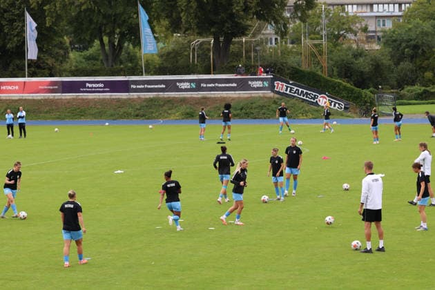 2026-08-23 ,FC Viktoria - SG 99 Andernach, Frauen, 2. Bundesliga, 3.Spieltag, Stadion Lichterfelde aufwärmen vor dem Spieel bei Viktoria Berlin Berlin Germany *** August 23, 2026, FC Viktoria SG 99 Andernach, Women s Team, 2. Bundesliga, Matchday 3, Lichterfelde Stadium—warming up before the game at Viktoria Berlin, Berlin, Germany