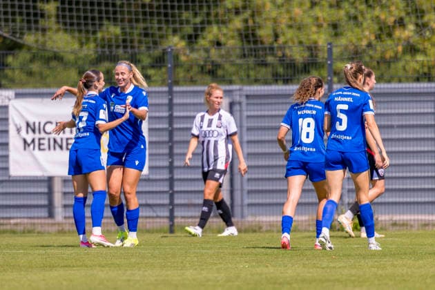 Ingolstadt, Deutschland 23. August 2026: 2. Bundesliga Frauen - 2026 2027 - Sp. 3 - FC Ingolstadt 04 gegen FC Carl Zeiss Jena Im Bild: in der Traube Torschützin Annika Wohner (FC) jubelt nach ihrem Tor zum 0:2 mit ihren Teamkoleginnen DFL DFB regulations prohibit any use of photographs as image sequences and or quasi-video ESV-Stadion Bayern *** Ingolstadt, Germany, August 23, 2026, 2026–2027 Women’s 2nd Bundesliga, Matchday 3: FC Ingolstadt 04 vs. FC Carl Zeiss Jena. Pictured in the crowd: goal scorer Annika Wohner of FC Ingolstadt 04 celebrating with her teammates after her goal to make it 0–2. DFL DFB regulations prohibit any use of photographs as image sequences and or quasi-video. ESV Stadion Bayern Copyright: xFotostandx xSchäferx