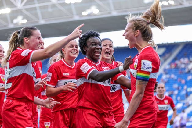 GER, Sinsheim, TSG Hoffenheim vs VfB Stuttgart, Google Pixel Frauen Bundesliga, Fussball, DFB, Spielzeit 2026 2027, 1. Spieltag im Bild: Maximiliane Rall (VfB Stuttgart Frauen 8) erzielt das Tor zum 1:1, Tor, Jubel und Freude, Emotionen mit Mira Arouna (VfB Stuttgart Frauen 21), Chantal Hagel (VfB Stuttgart Frauen 6) DFB DFL REGULATIONS PROHIBIT ANY USE OF PHOTOGRAPHS AS IMAGE SEQUENCES AND OR QUASI-VIDEO, 23.08.2026 *** GER, Sinsheim, TSG Hoffenheim vs. VfB Stuttgart, Google Pixel Women s Bundesliga, Soccer, DFB, 2026–2027 Season, Matchday 1 in Pictures: Maximiliane Rall (VfB Stuttgart Women’s Team No. 8) scores the goal to tie the game at 1–1; goal, celebration, and joy; emotions with Mira Arouna (VfB Stuttgart Women’s Team No. 21), Chantal Hagel, VfB Stuttgart Women’s 6. DFB and DFL regulations prohibit any use of photographs as image sequences and or quasi-video. August 23, 2026 Copyright: HMBxMedia HendrikxHamelau