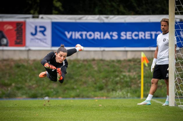 2. Frauen-Bundesliga: FC Viktoria Berlin vs. SG 99 Andernach; Berlin, 23.08.2026 Fußball, 2. Frauen Bundesliga: Melanie WAGNER (Viktoria Berlin während des Aufwärmens am Spieltag 3 zwischen dem FC Viktoria Berlin und SG 99 Andernach am 23. August 2026 im Stadion Lichterfelde, Berlin (Deutschland) DFL REGULATIONS PROHIBIT ANY USE OF PHOTOGRAPHS AS IMAGE SEQUENCES AND OR QUASI-VIDEO. *** Women s Bundesliga 2: FC Viktoria Berlin vs. SG 99 Andernach Berlin, August 23, 2026 Soccer, Women s Bundesliga 2 Melanie WAGNER of Viktoria Berlin during warm-ups on Matchday 3 between FC Viktoria Berlin and SG 99 Andernach on August 23, 2026, at Lichterfelde Stadium, Berlin, Germany. DFL regulations prohibit any use of photographs as image sequences and or quasi-video. Copyright: xBEAUTIFULxSPORTS Kuehnx