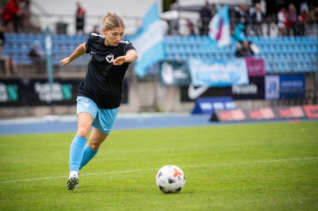 2. Frauen-Bundesliga: FC Viktoria Berlin vs. SG 99 Andernach; Berlin, 23.08.2026 Fußball, 2. Frauen Bundesliga: Sarah KLOTZ (Viktoria Berlin 2) während Aufwärmens am Spieltag 3 zwischen dem FC Viktoria Berlin und SG 99 Andernach am 23. August 2026 im Stadion Lichterfelde, Berlin (Deutschland) DFL REGULATIONS PROHIBIT ANY USE OF PHOTOGRAPHS AS IMAGE SEQUENCES AND OR QUASI-VIDEO. *** Women s Bundesliga 2: FC Viktoria Berlin vs. SG 99 Andernach Berlin, August 23, 2026 Soccer, Women s Bundesliga 2 Sarah KLOTZ of Viktoria Berlin 2 during warm-ups on Matchday 3 between FC Viktoria Berlin and SG 99 Andernach on August 23, 2026, at Lichterfelde Stadium, Berlin, Germany. DFL regulations prohibit any use of photographs as image sequences and or quasi-video. Copyright: xBEAUTIFULxSPORTS Kuehnx