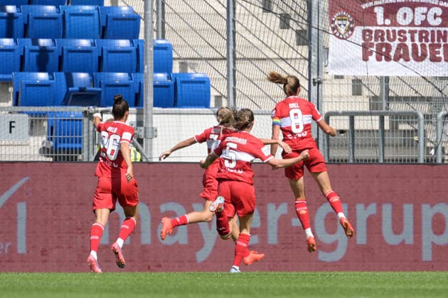 Tor,Torjubel zum 1:2 des VFB Stuttgart durch das Tor von Maximiliane Rall (VfB Stuttgart 1893 Frauen, 08) GER, TSG 1899 Hoffenheim vs. VFB Stuttgart , Google Pixel Frauen-Bundesliga, 1.Spieltag, Saison 2026 2027, 23.08.2026 DFB DFL regulations prohibit any use of photographs as image sequences and or quasi-video GER, TSG 1899 Hoffenheim vs. VFB Stuttgart , Google Pixel Frauen-Bundesliga, 1.Spieltag, Saison 2026 2027, 23.08.2026 Sinsheim *** Goal, goal celebration for VFB Stuttgart s 1-2 lead following Maximiliane Rall s goal, VfB Stuttgart 1893 Women, 08 GER, TSG 1899 Hoffenheim vs. VFB Stuttgart, Google Pixel Women s Bundesliga, Matchday 1, 2026–2027 season, August 23, 2026. DFB and DFL regulations prohibit any use of photographs as image sequences and or quasi-video. GER, TSG 1899 Hoffenheim vs. VFB Stuttgart, Google Pixel Women s Bundesliga, Matchday 1, 2026–2027 season, August 23, 2026, Sinsheim Copyright: xEibner-Pressefotox EP_TBR
