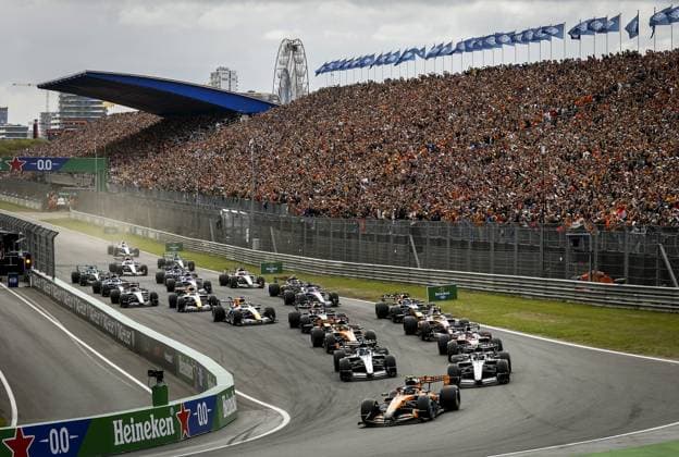 ZANDVOORT - The start of the F1 Dutch Grand Prix at the Zandvoort Circuit. REMKO DE WAAL ANP xVIxANPxSportx xxANPxIVx 566101009 originalFilename: 566101009.jpg
