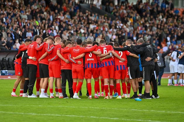 enttaeuschte Heiidenheimer nach Spielende SSV Jeddeloh II vs. 1. FC Heidenheim, Fussball, DFB-Pokal, 1. Runde, Saison 2026 2027, 23.08.2026, SSV Jeddeloh II vs. 1. FC Heidenheim, Fussball, DFB-Pokal, 1. Runde, Saison 2026 2027, 23.08.2026 Oldenburg *** Disappointed Heidenheim players after the final whistle: SSV Jeddeloh II vs. 1 FC Heidenheim, Soccer, DFB Cup, 1st Round, 2026–2027 Season, August 23, 2026, SSV Jeddeloh II vs. 1 FC Heidenheim, Soccer, DFB Cup, 1st Round, 2026–2027 Season, August 23, 2026, Oldenburg Copyright: xEibner-Pressefoto RobertxGertzenx EP_RGN