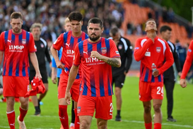 Marnon Busch (1. FC Heidenheim, 02) und enttaeuschte Heidenheimer SSV Jeddeloh II vs. 1. FC Heidenheim, Fussball, DFB-Pokal, 1. Runde, Saison 2026 2027, 23.08.2026, SSV Jeddeloh II vs. 1. FC Heidenheim, Fussball, DFB-Pokal, 1. Runde, Saison 2026 2027, 23.08.2026 Oldenburg *** Marnon Busch, 1 FC Heidenheim, 02, and a disappointed Heidenheim SSV Jeddeloh II vs. 1 FC Heidenheim, Soccer, DFB Cup, 1st Round, 2026–2027 Season, August 23, 2026, SSV Jeddeloh II vs. 1 FC Heidenheim, Soccer, DFB Cup, 1st Round, 2026–2027 Season, August 23, 2026, Oldenburg Copyright: xEibner-Pressefoto RobertxGertzenx EP_RGN