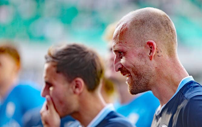 Hofmann Philipp am Ende , DFB Pokal , Greuther Fürth-VfL Bochum , , Fußball , in dem Sportpark Ronhof Stadion in Fürth , Bayern , Deutschland . August 23 , 2026 . Photo by: Davide Elias IPA Photo Pressefoto DENL Copyright: xDavidexEliasx
