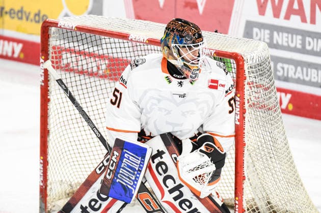 Nuernberg Ice Tigers vs. Loewen Frankfurt, Eishockey, Deutsche Eishockey Liga, Penny DEL, Vorbereitungsspiel, Gaeuboden Cup, Saison 2026 2027 am 23.08.2026 Cody Brenner (Loewen Frankfurt), Eishockey Herren, Deutsche Eishockey Liga, Penny DEL, Vorbereitungsspiel, Gaeuboden Cup, Saison 2026 2027 am 23.08.2026 im Eisstadion am Pulverturm, Nuernberg Ice Tigers (blau) gegen Loewen Frankfurt (weiss) *** Nuremberg Ice Tigers vs. Löwen Frankfurt, Ice Hockey, German Ice Hockey League, Penny DEL, Preseason Game, Gaeuboden Cup, 2026–2027 Season on August 23, 2026, Cody Brenner, Löwen Frankfurt, Men’s Ice Hockey, German Ice Hockey League, Penny DEL, Preseason Game, Gaeuboden Cup, 2026–2027 Season on August 23, 2026, at the Eisstadion am Pulverturm, Nuremberg Ice Tigers (blue) vs. Loewen Frankfurt (white)
