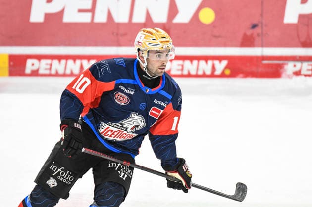 Nuernberg Ice Tigers vs. Loewen Frankfurt, Eishockey, Deutsche Eishockey Liga, Penny DEL, Vorbereitungsspiel, Gaeuboden Cup, Saison 2026 2027 am 23.08.2026 Evan Barratt (Nuernberg Ice Tigers), Eishockey Herren, Deutsche Eishockey Liga, Penny DEL, Vorbereitungsspiel, Gaeuboden Cup, Saison 2026 2027 am 23.08.2026 im Eisstadion am Pulverturm, Nuernberg Ice Tigers (blau) gegen Loewen Frankfurt (weiss) *** Nuremberg Ice Tigers vs. Löwen Frankfurt, Ice Hockey, German Ice Hockey League, Penny DEL, Preseason Game, Gaeuboden Cup, 2026–2027 Season on August 23, 2026, Evan Barratt, Nuremberg Ice Tigers, Men s Ice Hockey, German Ice Hockey League, Penny DEL, Preseason Game, Gaeuboden Cup, 2026–2027 Season on August 23, 2026, at the Eisstadion am Pulverturm, Nuremberg Ice Tigers (blue) vs. Loewen Frankfurt (white)