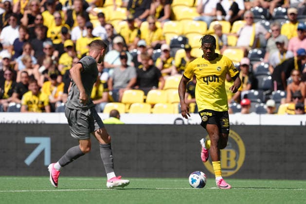 Bern, Switzerland - August 23: Samuel Essende (99 YB) against Denis Simani (6 VAD) during the Brack Super League match between BSC Young Boys and FC Vaduz at Stadion Wankdorf on August 23, 2026 in Bern, Switzerland.  Copyright: xKjetilxWaberx xSPPx Sportspressphoto_SPR213462