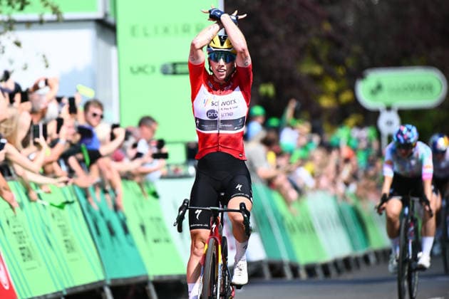 2026 Lloyds Tour of Britain Women Picture by Simon Wilkinson SWpix.com - 23 08 2026 - Cycling - UCI Women s World Tour - 2026 Lloyds Tour of Britain Women - Stage 5: Royal Leamington Spa to Royal Leamington Spa (123.8km) - Winner of Stage 5, Lorena Wiebes (Team SD Worx - Protime), celebrates Copyright: x xSWpix.comx(t axPhotographyxHubxLtd)xSimonxWilkinson SWpix.comx SWP-3030-19175