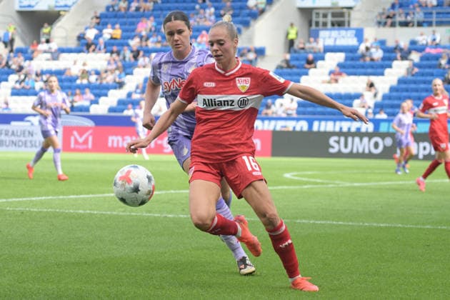 die Gebuertige Reutlingerin Janina Hechler (VfB Stuttgart 1893 Frauen, 16) die in der Jugend fuer den TSV Gomaringen gespielt hat traegt nun das Trikot der Frauen des VfB Stuttgart GER, TSG 1899 Hoffenheim vs. VFB Stuttgart , Google Pixel Frauen-Bundesliga, 1.Spieltag, Saison 2026 2027, 23.08.2026 DFB DFL regulations prohibit any use of photographs as image sequences and or quasi-video GER, TSG 1899 Hoffenheim vs. VFB Stuttgart , Google Pixel Frauen-Bundesliga, 1.Spieltag, Saison 2026 2027, 23.08.2026 Sinsheim *** Janina Hechler, a native of Reutlingen, plays for VfB Stuttgart 1893 Women (GER). At age 16, she played for TSV Gomaringen in the youth ranks and now wears the jersey for the VfB Stuttgart women s team (GER), TSG 1899 Hoffenheim vs. VfB Stuttgart, Google Pixel Women’s Bundesliga, Matchday 1, 2026–2027 season, August 23, 2026—DFB and DFL regulations prohibit any use of photographs as image sequences and or quasi-video (GER); TSG 1899 Hoffenheim vs. VfB Stuttgart, Google Pixel Women’s Bundesliga, Matchday 1, 2026–2027 season, August 23, 2026, Sinsheim Copyright: xEibner-Pressefotox EP_TBR