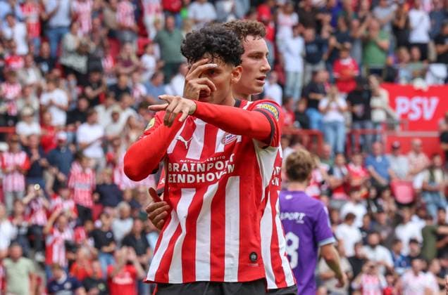 EINDHOVEN - PSV Eindhoven aanvaller Ricardo Pepi juicht nadat hij heeft gescoord tijdens de Vriendenloterij eredivisie wedstrijd tussen PSV en FC Groningen in Philips stadion op 23 augustus 2026 in Eindhoven , Nederland. - *** EINDHOVEN — PSV Eindhoven forward Ricardo Pepi celebrates after scoring during the Vriendenloterij Eredivisie match between PSV and FC Groningen at Philips Stadium on August 23, 2026, in Eindhoven, the Netherlands