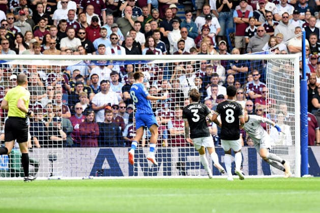 Brighton and Hove Albion v Aston Villa, Premier League GOAL 3-0 scored by Jack Hinshelwood Midfielder of Brighton and Hove Albion during the Premier League match between Brighton and Hove Albion and Aston Villa at the American Express Stadium, Brighton and Hove, UK on 23 August 2026. Brighton and Hove American Express Stadium East Sussex UK Editorial use only DataCo restrictions apply See www.football-dataco.com , Copyright: xJeffxMoodx PSI-24737-0033