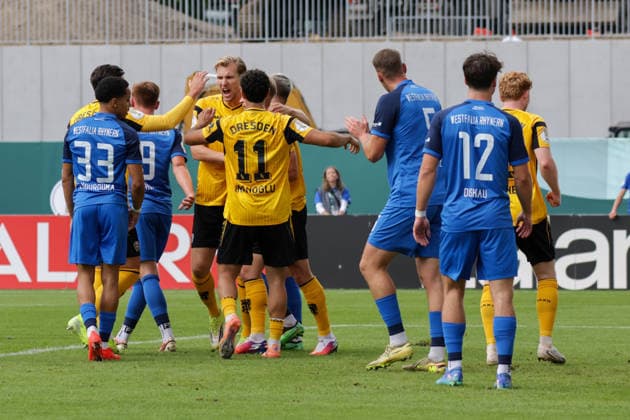 23.08.2026, xgrfx, Fussball DFB Pokal 1.Runde, SV Westfalia Rhynern - Dynamo Dresden v.l. Tor, Jonas Sterner zum 0:1 (Dynamo Dresden) (DFL DFB REGULATIONS PROHIBIT ANY USE OF PHOTOGRAPHS as IMAGE SEQUENCES and or QUASI-VIDEO) Münster *** August 23, 2026, xgrfx, Soccer DFB Cup 1st Round, SV Westfalia Rhynern vs. Dynamo Dresden, goal, Jonas Sterner on the 0–1 goal by Dynamo Dresden. DFL and DFB regulations prohibit any use of photographs as image sequences and or quasi-video. Münster