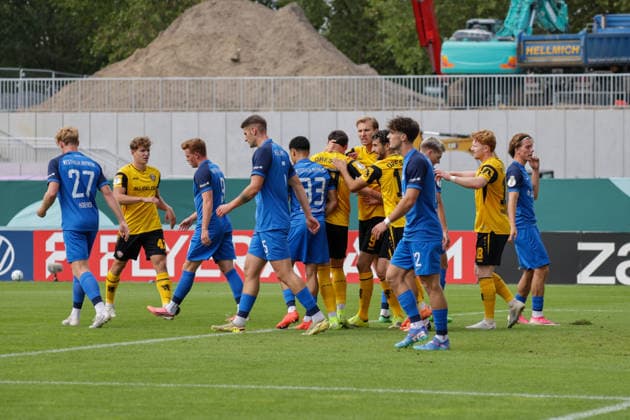 23.08.2026, xgrfx, Fussball DFB Pokal 1.Runde, SV Westfalia Rhynern - Dynamo Dresden v.l. Tor, Jonas Sterner zum 0:1 (Dynamo Dresden) (DFL DFB REGULATIONS PROHIBIT ANY USE OF PHOTOGRAPHS as IMAGE SEQUENCES and or QUASI-VIDEO) Münster *** August 23, 2026, xgrfx, Soccer DFB Cup 1st Round, SV Westfalia Rhynern vs. Dynamo Dresden, goal, Jonas Sterner on the 0–1 goal by Dynamo Dresden. DFL and DFB regulations prohibit any use of photographs as image sequences and or quasi-video. Münster