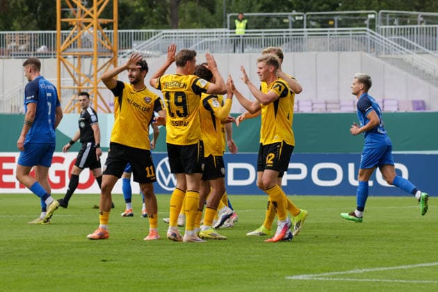 23.08.2026, xgrfx, Fussball DFB Pokal 1.Runde, SV Westfalia Rhynern - Dynamo Dresden v.l. Tor, Jonas Sterner zum 0:1 (Dynamo Dresden) (DFL DFB REGULATIONS PROHIBIT ANY USE OF PHOTOGRAPHS as IMAGE SEQUENCES and or QUASI-VIDEO) Münster *** August 23, 2026, xgrfx, Soccer DFB Cup 1st Round, SV Westfalia Rhynern vs. Dynamo Dresden, goal, Jonas Sterner on the 0–1 goal by Dynamo Dresden. DFL and DFB regulations prohibit any use of photographs as image sequences and or quasi-video. Münster
