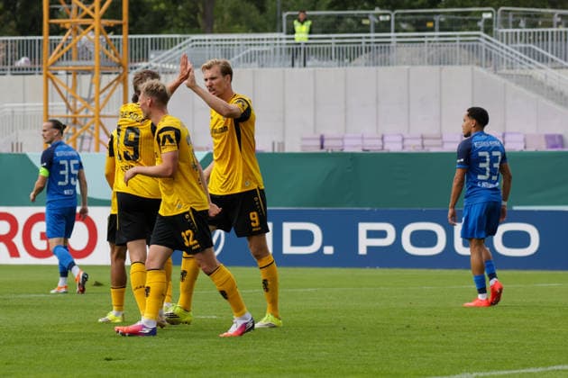23.08.2026, xgrfx, Fussball DFB Pokal 1.Runde, SV Westfalia Rhynern - Dynamo Dresden v.l. Tor, Jonas Sterner zum 0:1 (Dynamo Dresden) (DFL DFB REGULATIONS PROHIBIT ANY USE OF PHOTOGRAPHS as IMAGE SEQUENCES and or QUASI-VIDEO) Münster *** August 23, 2026, xgrfx, Soccer DFB Cup 1st Round, SV Westfalia Rhynern vs. Dynamo Dresden, goal, Jonas Sterner on the 0–1 goal by Dynamo Dresden. DFL and DFB regulations prohibit any use of photographs as image sequences and or quasi-video. Münster