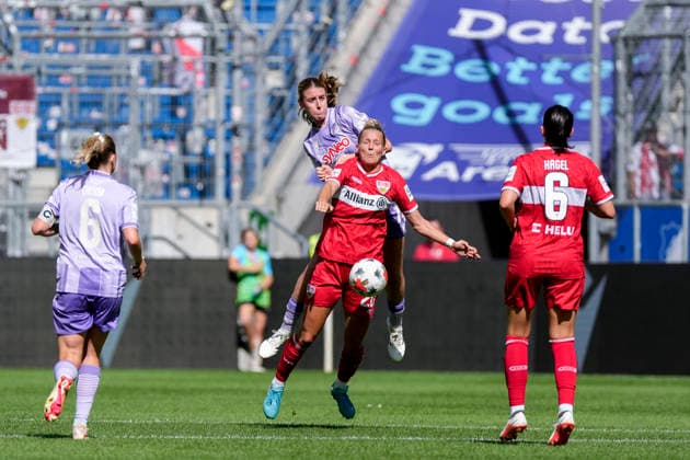 v.li.: Vanessa Diehm (TSG, 6), Lisa Doorn (TSG, 14), Jana Beuschlein (VfB, 20), Chantal Hagel (VfB, 6), beim Kopfball, Kopfballduell, Spielszene, Zweikampf in der Luft, Aktion, Action, 23.08.2026, Sinsheim (Deutschland), Fussball, Google Pixel Frauen-Bundesliga, TSG 1899 Hoffenheim - VfB Stuttgart, DFB DFL REGULATIONS PROHIBIT ANY USE OF PHOTOGRAPHS AS IMAGE SEQUENCES AND OR QUASI-VIDEO. *** From left: Vanessa Diehm (TSG), 6, Lisa Doorn (TSG), 14, Jana Beuschlein VfB, 20, Chantal Hagel VfB, 6, heading the ball, aerial duel, game scene, aerial battle, action, August 23, 2026, Sinsheim, Germany, soccer, Google Pixel Women’s Bundesliga, TSG 1899 Hoffenheim vs. VfB Stuttgart, DFB and DFL regulations prohibit any use of photographs as image sequences and or quasi-video xozx