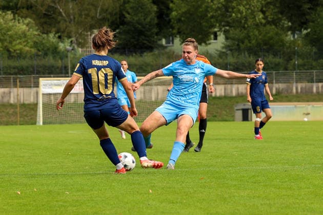 2026-08-23 ,FC Viktoria - SG 99 Andernach, Frauen, 2. Bundesliga, 3.Spieltag, Stadion Lichterfelde Leonie Krump (SG 99 Andernach, 10) , Alisa Grincenco (FC Viktoria Berlin, 08) Berlin Berlin Germany *** August 23, 2026, FC Viktoria vs. SG 99 Andernach (Women), 2nd Bundesliga, Matchday 3, Lichterfelde Stadium, Leonie Krump (SG 99 Andernach), 10, Alisa Grincenco (FC Viktoria Berlin), 08, Berlin, Berlin, Germany