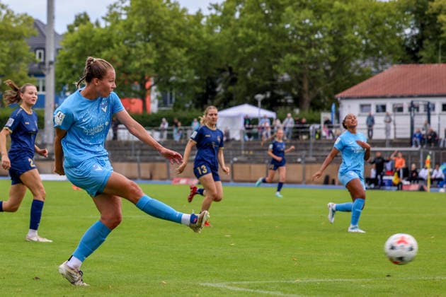 2026-08-23 ,FC Viktoria - SG 99 Andernach, Frauen, 2. Bundesliga, 3.Spieltag, Stadion Lichterfelde Christin Meyer (FC Viktoria Berlin, 09) mit dem Torschuss Berlin Berlin Germany *** August 23, 2026, FC Viktoria SG 99 Andernach, Women s, 2nd Bundesliga, Matchday 3, Lichterfelde Stadium, Christin Meyer (FC Viktoria Berlin), 09 with the shot on goal, Berlin, Berlin, Germany