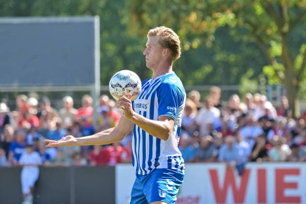 Luka Hyrylaeinen (1. FC Magdeburg, 38) bei der Ballannahme. GER, Bahlinger SC vs 1. FC Magdeburg, Fussball, DFB-Pokal, 1. Hauptrunde, Saison 2026 2027, 23.08.2026 DFB REGULATIONS PROHIBIT ANY USE OF PHOTOGRAPHS AS IMAGE SEQUENCES AND OR QUASI-VIDEO GER, Bahlinger SC vs 1. FC Magdeburg, Fussball, DFB-Pokal, 1. Hauptrunde, Saison 2026 2027, 23.08.2026 Bahlingen *** Luka Hyrylaeinen, 1 FC Magdeburg, 38, controlling the ball (GER), Bahlinger SC vs. 1 FC Magdeburg, Soccer, DFB Cup, 1st Round, 2026–2027 Season, August 23, 2026 DFB regulations prohibit any use of photographs as image sequences and or quasi-video GER, Bahlinger SC vs. 1 FC Magdeburg, soccer, DFB Cup, 1st Round, 2026–2027 Season, August 23, 2026, Bahlingen Copyright: xEibner-Pressefotox EP_THS