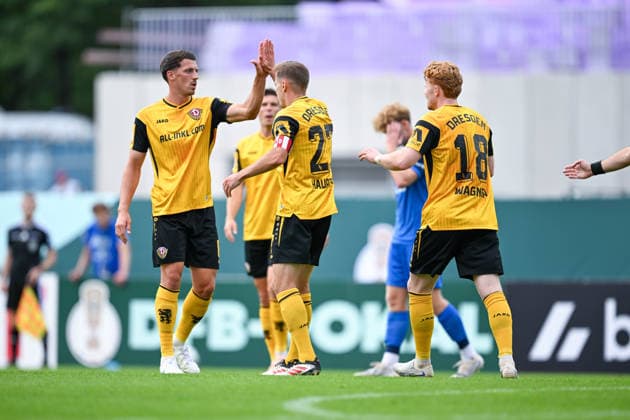DFB Pokal 26 27 - Westfalia Rhynern - Dynamo Dresden am 23.08.2026 im LVM-Preußenstadion in Münster Jubel, Torjubel, Torschuetze, Torschütze Niklas Hauptmann (Dresden) jubelt nach seinem Tor zum 0:2 *** DFB Cup 26 27: Westfalia Rhynern vs. Dynamo Dresden on August 23, 2026, at the LVM Preußenstadion in Münster—Cheers, goal celebrations, goal scorers; Niklas Hauptmann of Dresden celebrates after scoring the 0–2 goal. MT