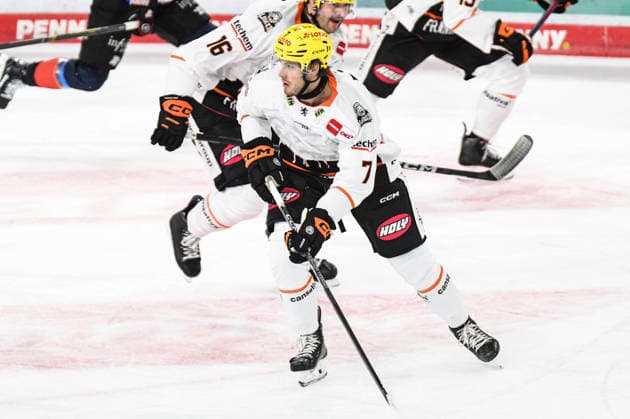 Nuernberg Ice Tigers vs. Loewen Frankfurt, Eishockey, Deutsche Eishockey Liga, Penny DEL, Vorbereitungsspiel, Gaeuboden Cup, Saison 2026 2027 am 23.08.2026 Ty Glover (Loewen Frankfurt), Eishockey Herren, Deutsche Eishockey Liga, Penny DEL, Vorbereitungsspiel, Gaeuboden Cup, Saison 2026 2027 am 23.08.2026 im Eisstadion am Pulverturm, Nuernberg Ice Tigers (blau) gegen Loewen Frankfurt (weiss) *** Nuremberg Ice Tigers vs. Löwen Frankfurt, Ice Hockey, German Ice Hockey League, Penny DEL, Preseason Game, Gaeuboden Cup, 2026–2027 Season on August 23, 2026, Ty Glover, Löwen Frankfurt, Men s Ice Hockey, German Ice Hockey League, Penny DEL, Preseason Game, Gaeuboden Cup, 2026–2027 Season on August 23, 2026, at the Eisstadion am Pulverturm, Nuremberg Ice Tigers (blue) vs. Loewen Frankfurt (white)