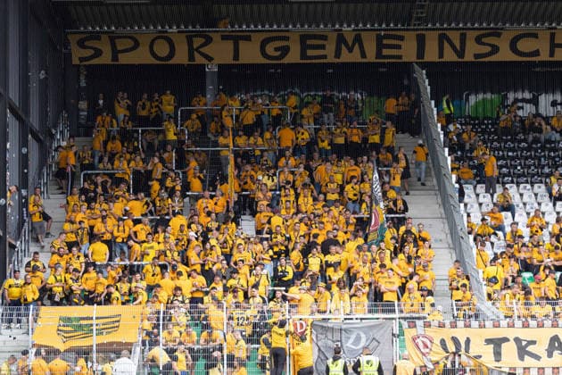 Münster, Deutschland 23. August 2026: DFB-Pokal - 2026 2027 - 1. Runde - SV Westfalia Rhynern gegen SG Dynamo Dresden Im Bild: Fans von Dynamo Dresdem im Fanblock DFL DFB regulations prohibit any use of photographs as image sequences and or quasi-video. LVM-Preußenstadion Nordrhein Westfalen *** Münster, Germany August 23, 2026 2026–2027 DFB Cup, First Round: SV Westfalia Rhynern vs. SG Dynamo Dresden Pictured: Dynamo Dresden fans in the fan section DFL and DFB regulations prohibit any use of photographs as image sequences and or quasi-video LVM Preußenstadion NorthRhineland-Westphalia Copyright: xFotostandx xZeisingx