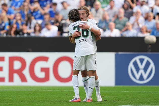 23.08.2026, xydrx, Fußball, DFB Pokal, TSV Schott Mainz - Borussia Mönchengladbach, Saison 2026 2027, MEWA Arena: Torjubel nach dem Tor zum 1:0 für Borussia Mönchengladbach durch Torschütze Hugo Bolin (Borussia Moenchengladbach, 38) zusammen mit Wael Mohya (Borussia Moenchengladbach, 36) DFB regulations prohibit any use of photographs as image sequences and or quasi-video. *** August 23, 2026, xydrx, Soccer, DFB Cup, TSV Schott Mainz vs. Borussia Mönchengladbach, 2026–2027 season, MEWA Arena: Celebrations following the 1–0 goal for Borussia Mönchengladbach scored by Hugo Bolin (Borussia Mönchengladbach, 38), alongside Wael Mohya (Borussia Mönchengladbach, 36). DFB regulations prohibit any use of photographs as image sequences and or quasi-video. Copyright: HMBxMedia YannisxDreimann