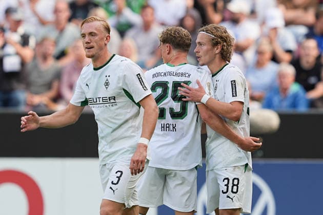 23.08.2026, xydrx, Fußball, DFB Pokal, TSV Schott Mainz - Borussia Mönchengladbach, Saison 2026 2027, MEWA Arena: Torjubel nach dem Tor zum 1:0 für Borussia Mönchengladbach durch Torschütze Hugo Bolin (Borussia Moenchengladbach, 38) zusammen mit Robin Hack (Borussia Moenchengladbach, 25) und Isac Lidberg (Borussia Moenchengladbach, 3) DFB regulations prohibit any use of photographs as image sequences and or quasi-video. *** August 23, 2026, xydrx, Soccer, DFB Cup, TSV Schott Mainz vs. Borussia Mönchengladbach, 2026–2027 season, MEWA Arena: Celebration after Borussia Mönchengladbach’s 1–0 goal scored by Hugo Bolin (Borussia Mönchengladbach, 38), along with Robin Hack (Borussia Mönchengladbach, 25) and Isac Lidberg (Borussia Mönchengladbach), 3 DFB regulations prohibit any use of photographs as image sequences and or quasi-video Copyright: HMBxMedia YannisxDreimann