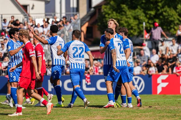 DFB-Pokal: Bahlinger SC vs 1. FC Magdeburg, 22.08.2026 Torjubel zum 0:2 durch Falko Michel (1. FC Magdeburg, 21) DFB-Pokal: Bahlinger SC vs 1. FC Magdeburg, Kaiserstuhlstadion, 22.08.2026 DFB DFL REGULATIONS PROHIBIT ANY USE OF PHOTOGRAPHS AS IMAGE SEQUENCES AND OR QUASI-VIDEO. *** DFB Cup: Bahlinger SC vs. 1. FC Magdeburg, August 22, 2026—Celebration of the 0-2 goal by Falko Michel of 1. FC Magdeburg, 21st DFB Cup: Bahlinger SC vs. 1. FC Magdeburg, Kaiserstuhlstadion, August 22, 2026 DFB and DFL regulations prohibit any use of photographs as image sequences and or quasi-video Copyright: xBEAUTIFULxSPORTS Boscox