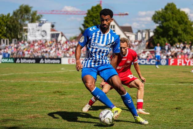 DFB-Pokal: Bahlinger SC vs 1. FC Magdeburg, 22.08.2026 Zweikampf zwischen Emmanuel Iyoha (1. FC Magdeburg, 8) und Rico Wuttke (Bahlinger SC, 25) DFB-Pokal: Bahlinger SC vs 1. FC Magdeburg, Kaiserstuhlstadion, 22.08.2026 DFB DFL REGULATIONS PROHIBIT ANY USE OF PHOTOGRAPHS AS IMAGE SEQUENCES AND OR QUASI-VIDEO. *** DFB Cup: Bahlinger SC vs. 1 FC Magdeburg, August 22, 2026. A tackle between Emmanuel Iyoha (1 FC Magdeburg, No. 8) and Rico Wuttke (Bahlinger SC, No. 25). DFB Cup: Bahlinger SC vs. 1 FC Magdeburg, Kaiserstuhlstadion, August 22, 2026 DFB and DFL regulations prohibit any use of photographs as image sequences and or quasi-video Copyright: xBEAUTIFULxSPORTS Boscox