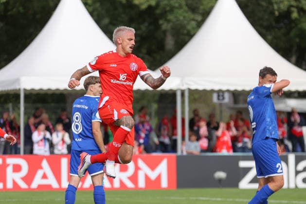 23.08.2026, xtgx, Fussball DFB-Pokal 1. Runde, VfB Krieschow - 1. FSV Mainz 05, v.l. Phillip TIetz (Mainz, 9) Jubel, Torjubel, jubelt ueber das Tor, celebrate the goal, celebration (DFL DFB REGULATIONS PROHIBIT ANY USE OF PHOTOGRAPHS as IMAGE SEQUENCES and or QUASI-VIDEO) Krieschow *** August 23, 2026, xtgx, Soccer DFB Cup First Round, VfB Krieschow 1 vs. FSV Mainz 05, from left: Phillip Tietz (Mainz), 9 celebrating, Goal celebration, celebrating the goal, DFL DFB REGULATIONS PROHIBIT ANY USE OF PHOTOGRAPHS as IMAGE SEQUENCES and or QUASI-VIDEO Krieschow