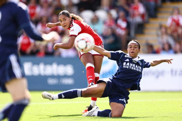 Arsenal v Paris FC Women 23 August 2026, Borehamwood - Pre Season Friendly - Arsenal v Paris FC Women - Olivia Smith of Arsenal scores their first goal - Photo: Jacques Feeney Offside. Borehamwood UK *** Arsenal gegen Paris FC Women, 23. August 2026, Borehamwood – Vorbereitungsspiel: Arsenal gegen Paris FC Women – Olivia Smith von Arsenal erzielt das erste Tor – Foto: Jacques Feeney – Abseits – Borehamwood, Großbritannien  Copyright: xJacquesxFeeneyx xOffsidexOffside