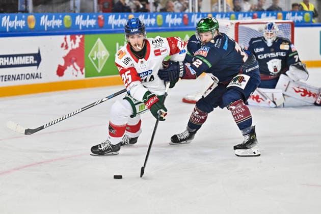 Dolomitencup 2026; Eisbären Berlin - Augsburger Panther; 23.08.2026 NEUMARKT, ITALY - 23. AUGUST: im Duell Christian HANKE (Augsburger Panther 25) und Eric MIC (Eisbären Berlin 12) während dem Testspiel zwischen den Eisbären Berlin und den Augsburger Panthern beim Dolomitencup in der Würth Arena Neumarkt *** Dolomiten Cup 2026 Eisbären Berlin vs. Augsburger Panther August 23, 2026 NEUMARKT, ITALY, August 23, featuring Christian HANKE (Augsburger Panther, 25) and Eric MIC (Eisbären Berlin, 12) during the exhibition game between the Eisbären Berlin and the Augsburger Panther at the Dolomiten Cup in the Würth Arena in Neumarkt Copyright: xBEAUTIFULxSPORTS Goldbergx