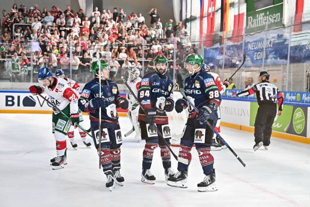 Dolomitencup 2026; Eisbären Berlin - Augsburger Panther; 23.08.2026 NEUMARKT, ITALY - 23. AUGUST: Jubel der Berliner nach dem Treffer zum 1-0 durch Liam KIRK (Eisbären Berlin 94) Tor Torschuetze Freude Happy während dem Testspiel zwischen den Eisbären Berlin und den Augsburger Panthern beim Dolomitencup in der Würth Arena Neumarkt *** Dolomites Cup 2026 Eisbären Berlin vs. Augsburger Panther August 23, 2026 NEUMARKT, ITALY August 23 Berlin fans celebrate after Liam KIRK scores the 1–0 goal Eisbären Berlin 94 Goal Scorers Joy Happy during the exhibition game between the Eisbären Berlin and the Augsburger Panther at the Dolomiten Cup in the Würth Arena Neumarkt Copyright: xBEAUTIFULxSPORTS Goldbergx