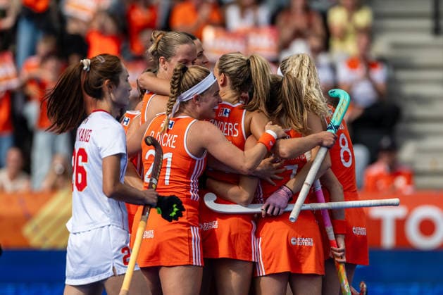 FIH Hockey World Cup: Netherlands Women v China AMSTELVEEN, NL - AUGUST 23: Team Netherlands celebrates after scoring during the FIH Hockey World Cup match between Netherlands Women and China at Wagener Stadion on August 23, 2026 in Amstelveen, Netherlands. Amstelveen Wagener Stadion Netherlands Content not available for redistribution in The Netherlands directly or indirectly through any third parties. Copyright: xMarcelxvanxPlateringenx