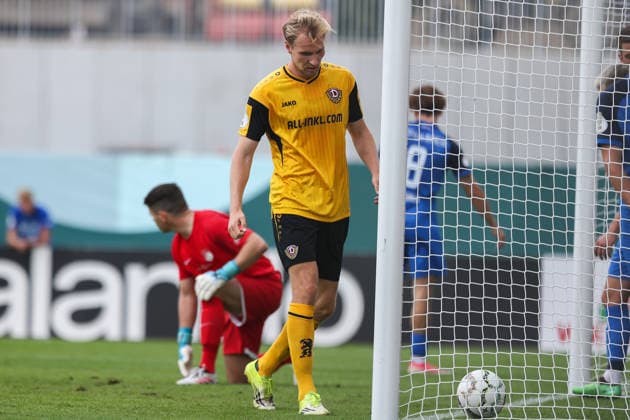 2026.08.23, xkwix, Fußball, DFB-Pokal, SV Westfalia Rhynern - Dynamo Dresden, LVM-Preußenstadion, 1.Runde, Saison 2026 2027: Vincent Vermeij (Dynamo Dresden 9) schaut nach Tor zum 0:5 auf Ball der im Tor liegt DFB regulations prohibit any use of photographs as image sequences and or quasi-video. Photo: xKamilxWilkowskixPressefotoKochx Nordrhein-Westfalen Deutschland *** August 23, 2026, xkwix, Soccer, DFB Cup, SV Westfalia Rhynern vs. Dynamo Dresden, LVM Preußenstadion, Round 1, 2026–2027 season: Vincent Vermeij of Dynamo Dresden (No. 9) looks at the ball lying in the goal after scoring to make it 0–5. DFB regulations prohibit any use of photographs as image sequences and or quasi-video. Photo: xKamilxWilkowskixPressefotoKochx, North Rhine-Westphalia, Germany