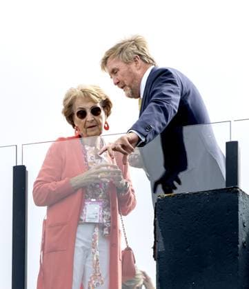 ZANDVOORT - Princess Margriet and King Willem-Alexander during the F1 Dutch Grand Prix at the Zandvoort Circuit. SEM VAN DER WAL ANP xVIxANPxSportx xxANPxIVx 566107373 originalFilename: 566107373.jpg