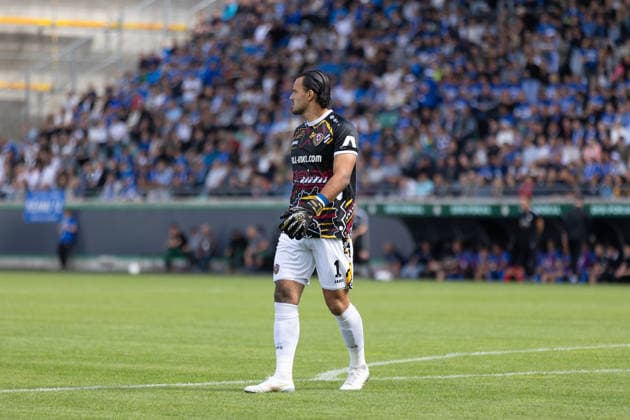 Münster, Deutschland 23. August 2026: DFB-Pokal - 2026 2027 - 1. Runde - SV Westfalia Rhynern gegen SG Dynamo Dresden Im Bild: Torhüter Tim Schreiber (SGD) schaut dem Spiel zu DFL DFB regulations prohibit any use of photographs as image sequences and or quasi-video. LVM-Preußenstadion Nordrhein Westfalen *** Münster, Germany August 23, 2026 2026–2027 DFB Cup First Round SV Westfalia Rhynern vs. SG Dynamo Dresden Pictured: SGD goalkeeper Tim Schreiber watching the game DFL and DFB regulations prohibit any use of photographs as image sequences and or quasi-video LVM Preußenstadion, North Rhine-Westphalia Copyright: xFotostandx xZeisingx