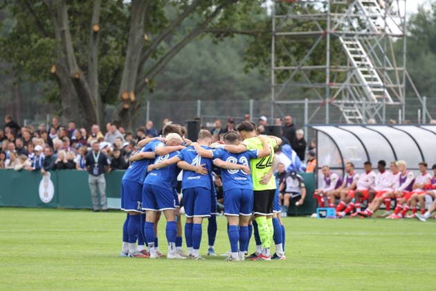 Krieschow schwört sich ein. Fußball DFB-Pokal 2026 2027 1. Hauptrunde VfB Krieschow 1921 - 1. FSV Mainz 05 *** Krieschow Pledges Its Commitment: 2026–2027 DFB Cup, First Round: VfB Krieschow 1921 vs. FSV Mainz 05