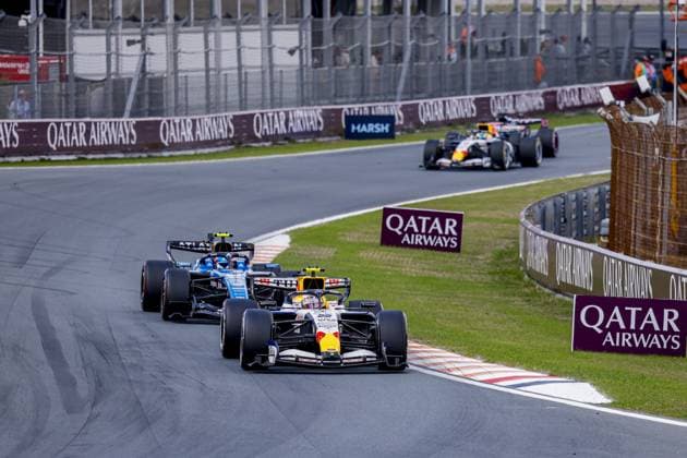 ZANDVOORT - Yuki Tsunoda from Japan and driver for Visa Cash App Racing Bulls Formula 1 Team, Carlos Sainz from Spain and driver for Atlassian Williams Racing during the Formula 1 Heineken Dutch Grand Prix at Circuit Zandvoort on 23 August 2026 in Zandvoort, the Netherlands. MARCEL TER BALS ANP xVIxANPxSportx xMarcelxterxBalsxIVx 566107685 originalFilename: 566107685.jpg