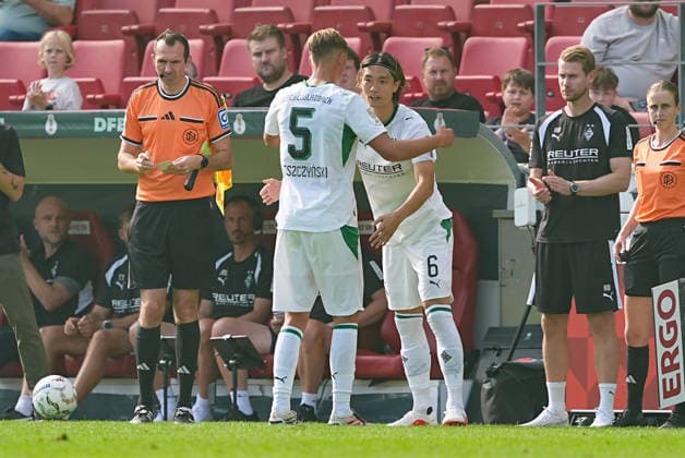 23.08.2026, xydrx, Fußball, DFB Pokal, TSV Schott Mainz - Borussia Mönchengladbach, Saison 2026 2027, MEWA Arena: Kou Itakura (Borussia Moenchengladbach, 6) wird für Jan Leszczynski (Borussia Moenchengladbach, 5) eingewechselt DFB regulations prohibit any use of photographs as image sequences and or quasi-video. *** August 23, 2026, xydrx, Soccer, DFB Cup, TSV Schott Mainz vs. Borussia Mönchengladbach, 2026–2027 Season, MEWA Arena, Kou Itakura, Borussia Mönchengladbach; Jan Leszczynski, Borussia Mönchengladbach, was substituted in for number 6; DFB regulations prohibit any use of photographs as image sequences and or quasi-video Copyright: HMBxMedia YannisxDreimann