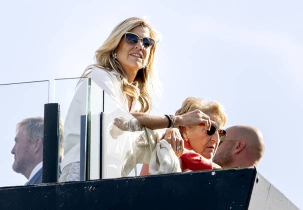 ZANDVOORT - King Willem-Alexander, Queen Maxima and Princess Margriet during the F1 Dutch Grand Prix at the Zandvoort Circuit. SEM VAN DER WAL ANP xVIxANPxSportx xxANPxIVx 566108037 originalFilename: 566108037.jpg